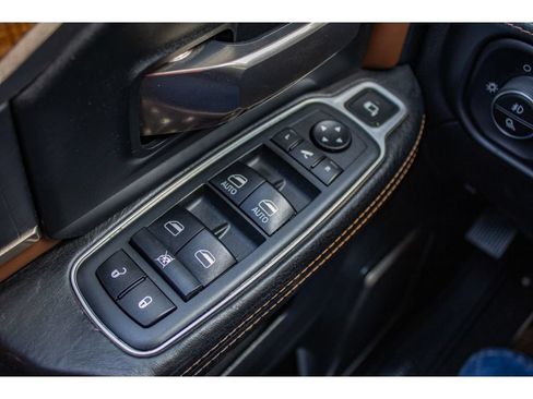 Used 2019 RAM 2500 Limited AWD/4WD image 35