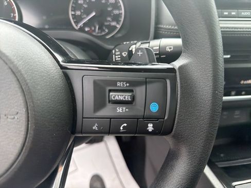 Used 2023 Nissan Rogue SV FWD image 34