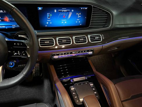 Certified 2024 Mercedes-Benz GLS 63 AMG 4MATIC image 33