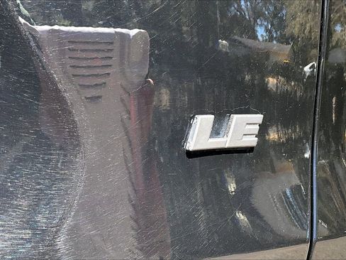 Used 2021 Toyota RAV4 LE image 21