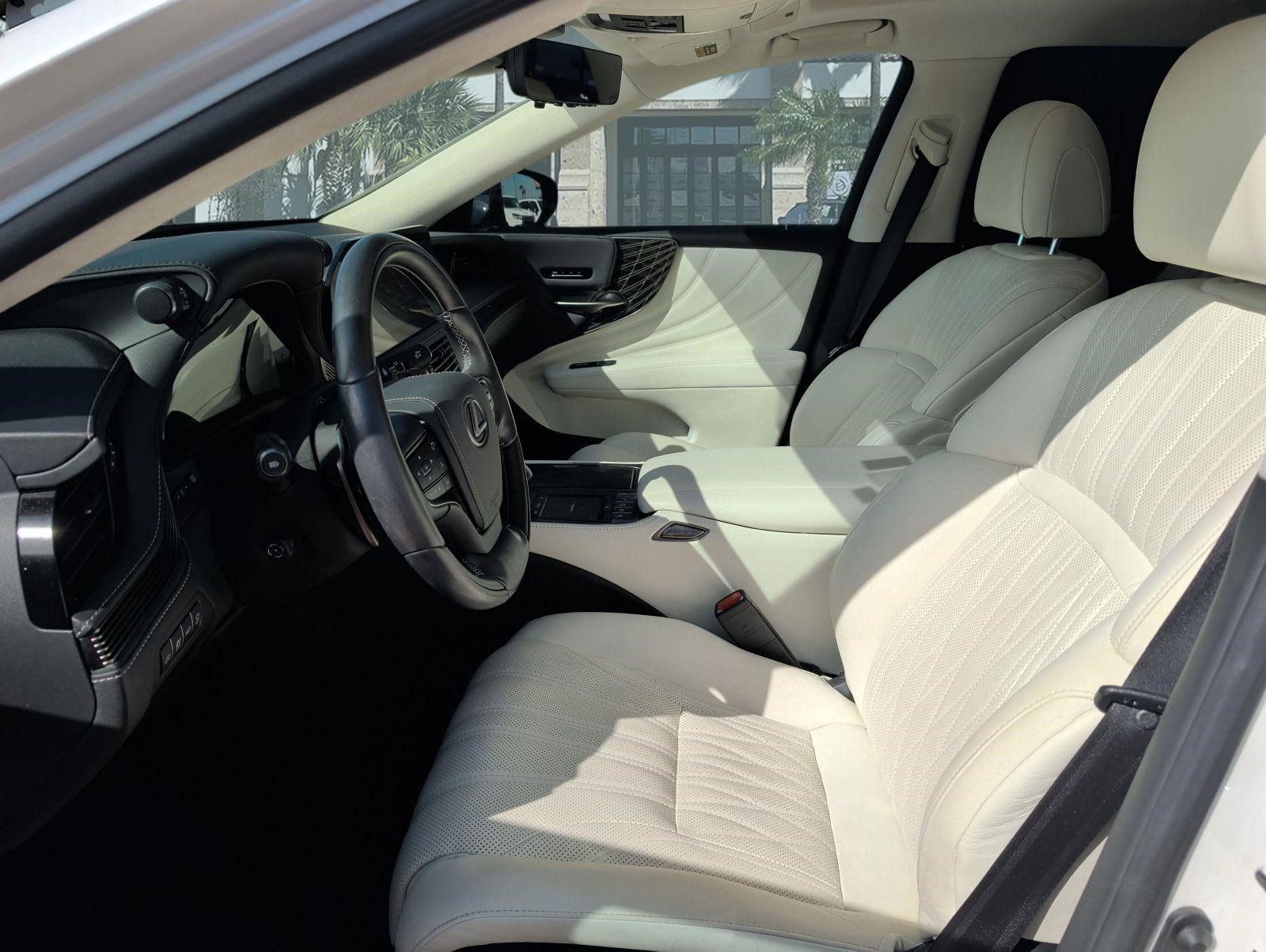 Certified 2022 Lexus LS 500h AWD w/ Luxury Package image 11