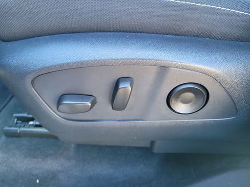 Certified 2025 Chevrolet Traverse LT image 19