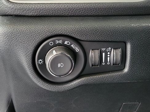 New 2026 Chrysler Pacifica Select FWD image 20