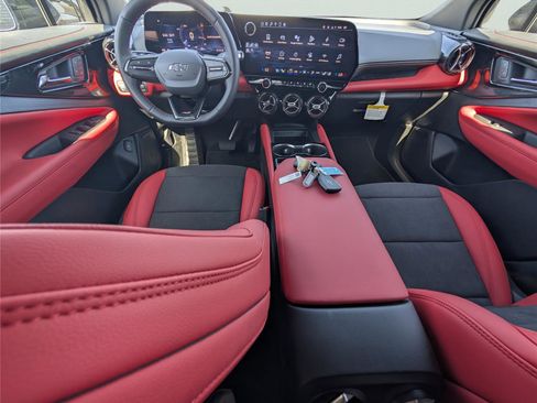 New 2025 Chevrolet Blazer EV RS image 28