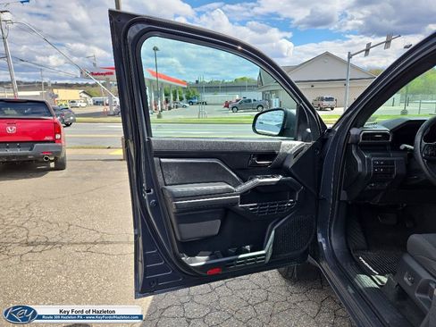 Used 2024 Toyota Tacoma SR RWD image 31
