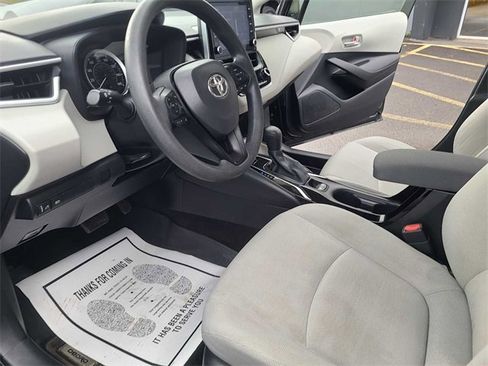 Used 2020 Toyota Corolla LE image 11