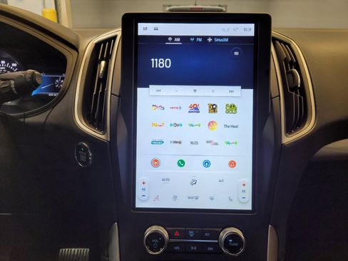 Used 2024 Ford Edge SEL image 25