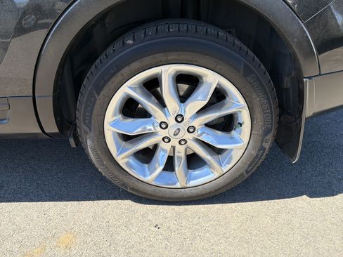 Used 2014 Ford Explorer Limited w/ Equipment Group 302A AWD/4WD image 27
