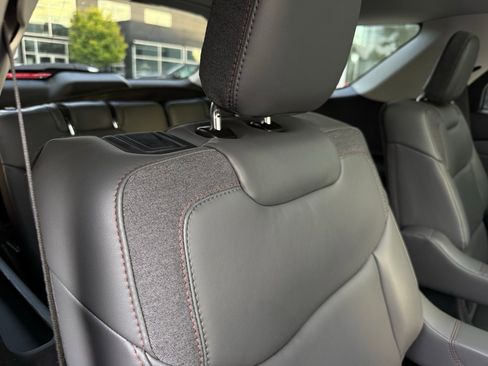 Used 2025 Ford Explorer Active w/ Active Comfort Package image 22