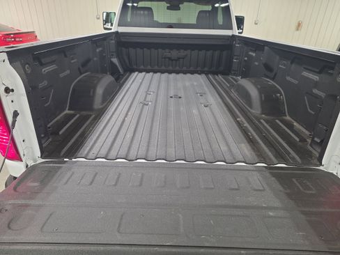 Used 2025 Chevrolet Silverado 3500 LT image 8