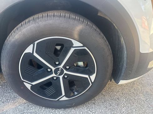 Used 2026 Kia Niro LX FWD image 7
