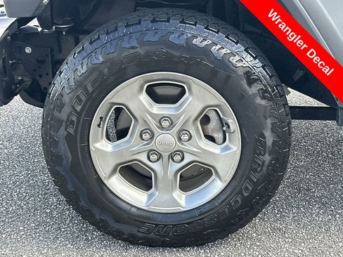 Used 2021 Jeep Wrangler Unlimited Freedom Edition image 32