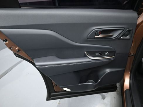 Certified 2025 Toyota Crown Signia image 34