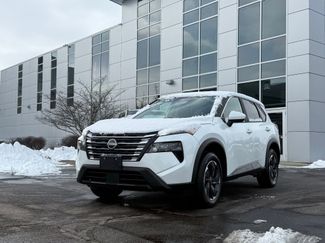Used 2024 Nissan Rogue SV video 2