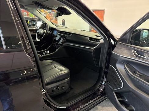 Used 2022 Jeep Grand Cherokee L Limited w/ Luxury Tech Group II image 57