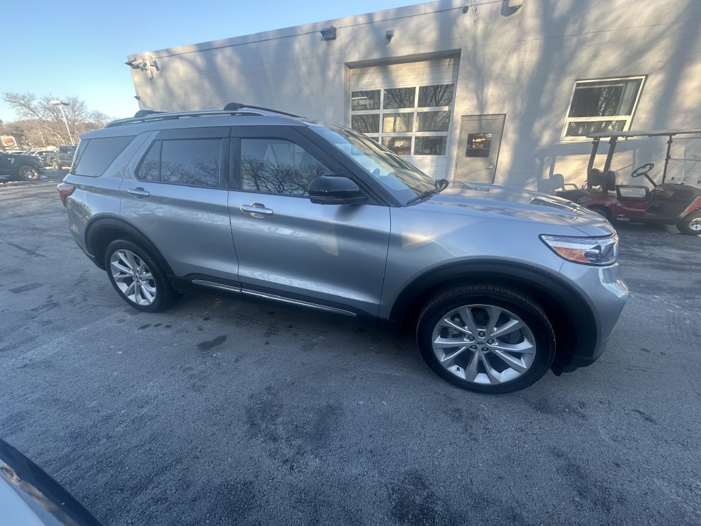 Used 2022 Ford Explorer Platinum w/ Equipment Group 601A AWD/4WD image 4