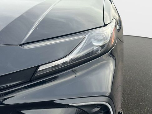 Used 2025 Toyota Camry XLE image 10