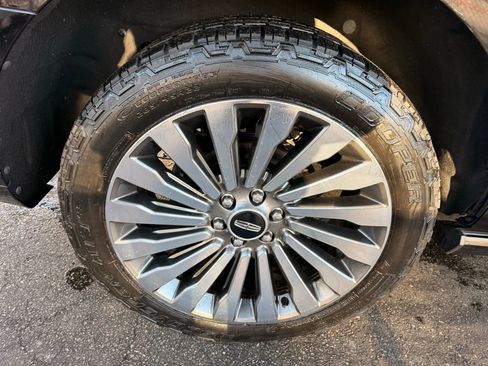 Used 2018 Lincoln Navigator L Reserve w/ Technology Package image 56