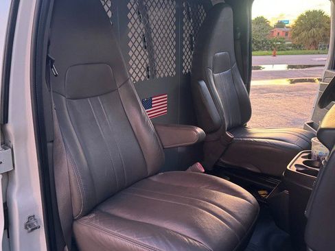 Used 2013 Chevrolet Express 2500 RWD image 33