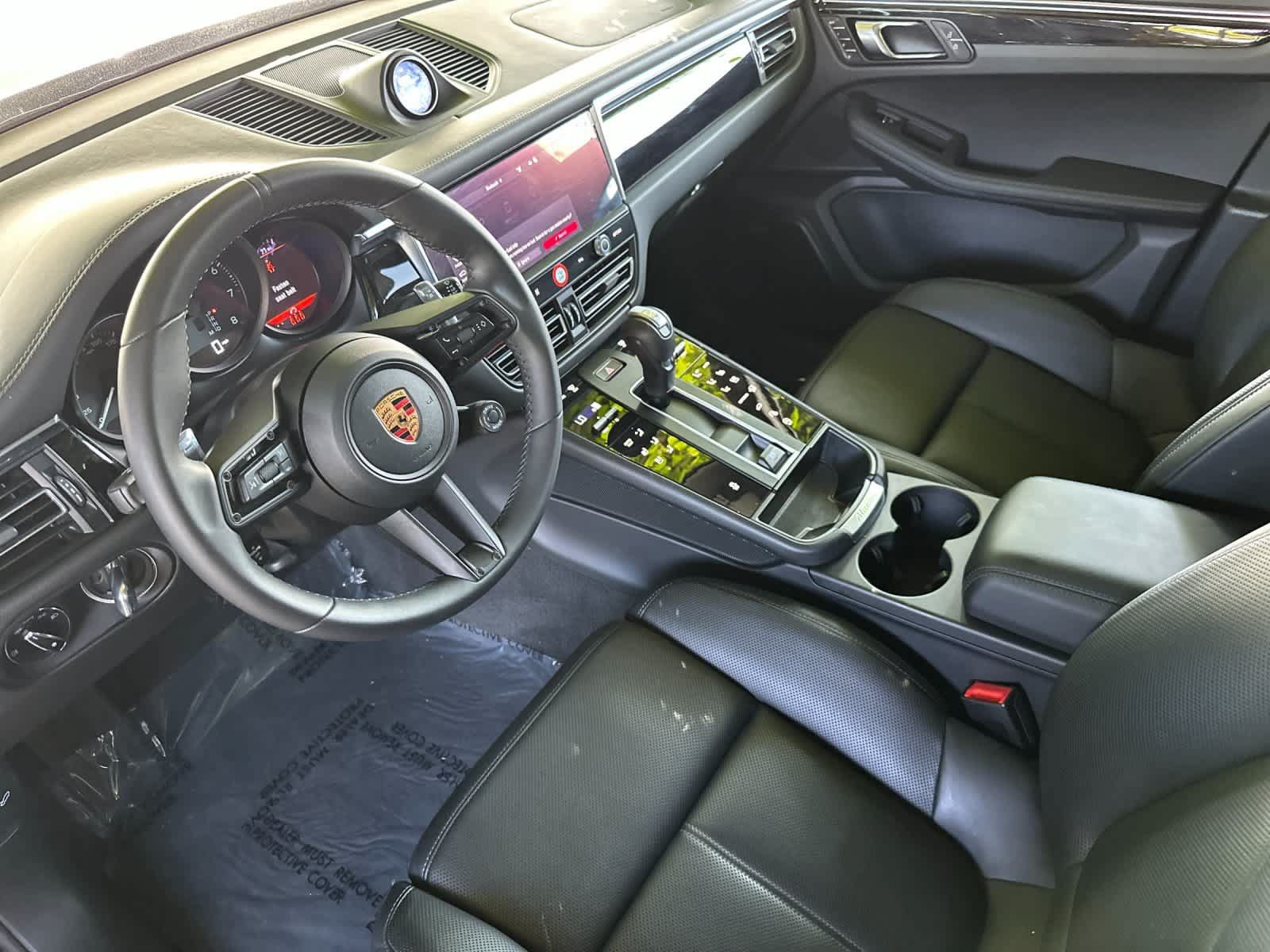 Used 2026 Porsche Macan AWD/4WD image 4