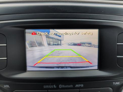 Used 2016 Kia Soul + image 14