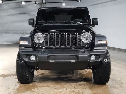 Used 2025 Jeep Wrangler Sport image 2