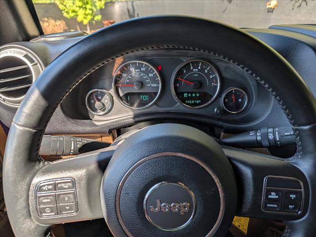 Used 2017 Jeep Wrangler Unlimited Sahara w/ Connectivity Group AWD/4WD image 32