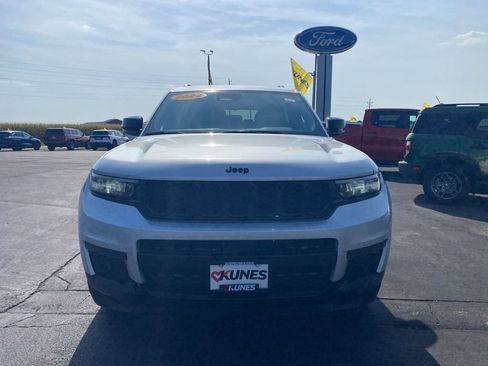 Used 2024 Jeep Grand Cherokee L Altitude image 15