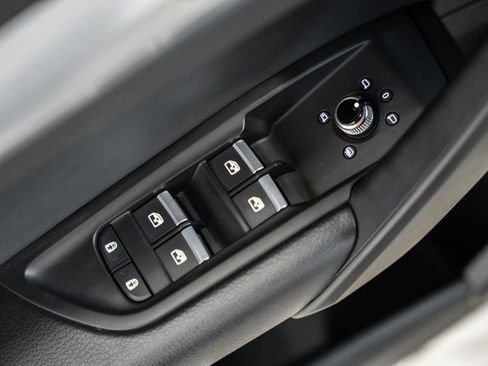 Used 2025 Audi Q5 2.0T Premium image 39