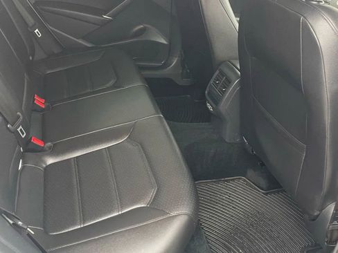 Used 2019 Volkswagen Passat 2.0T Wolfsburg image 9