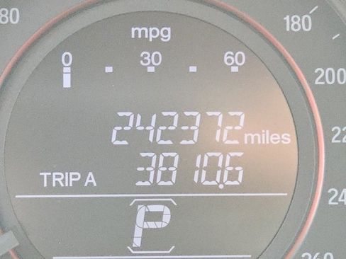 Used 2017 Honda Accord Sport image 13