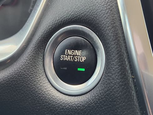 Used 2021 Chevrolet Traverse LS image 21