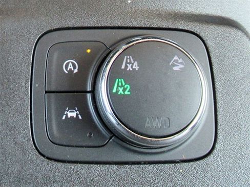 Used 2022 Chevrolet Traverse LT image 32