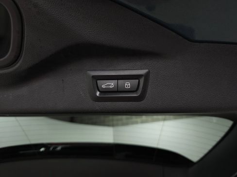 Used 2024 BMW X7 xDrive40i w/ Premium Package AWD/4WD image 10