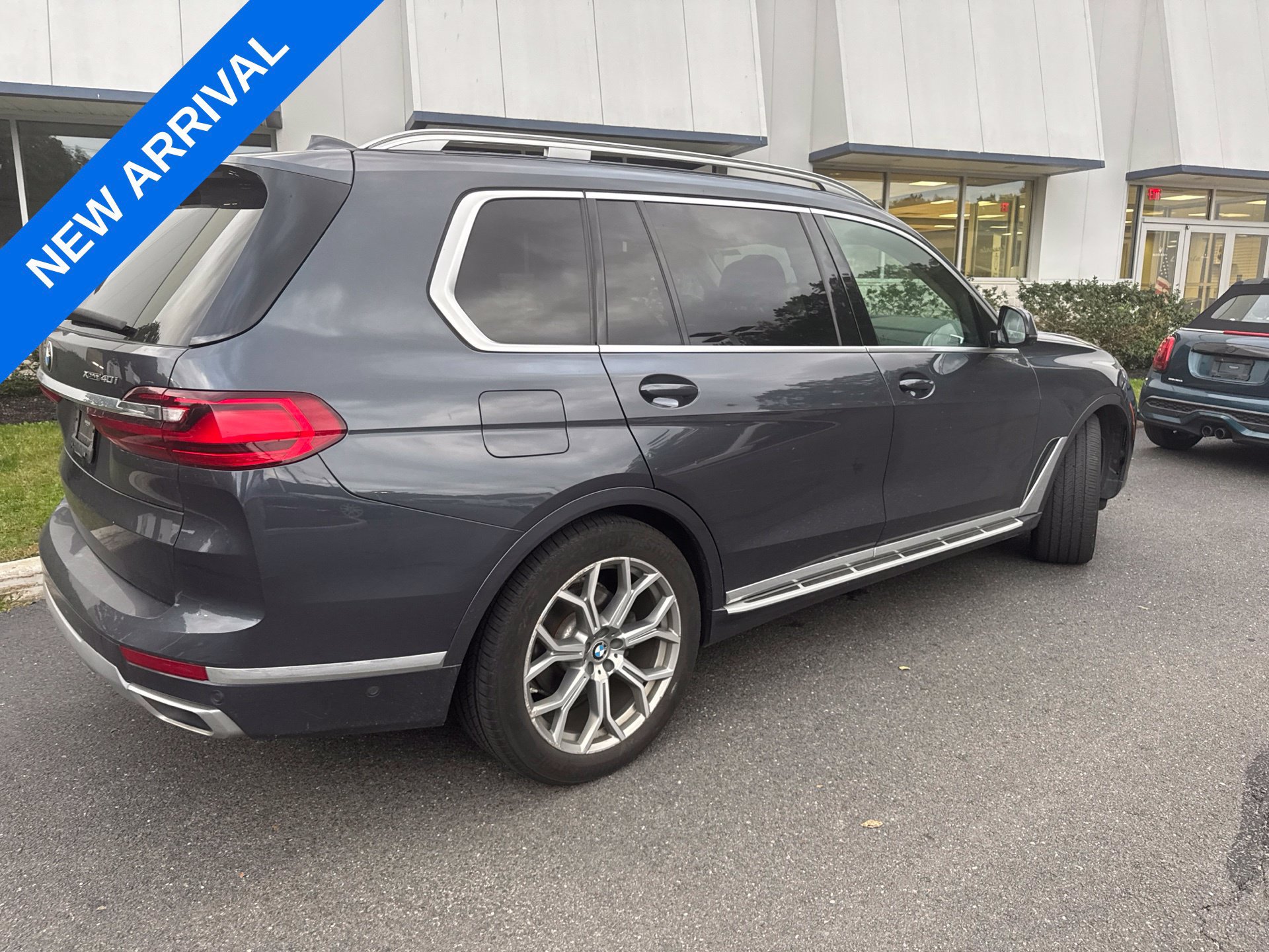 Used 2020 BMW X7 xDrive40i w/ Premium Package AWD/4WD image 2