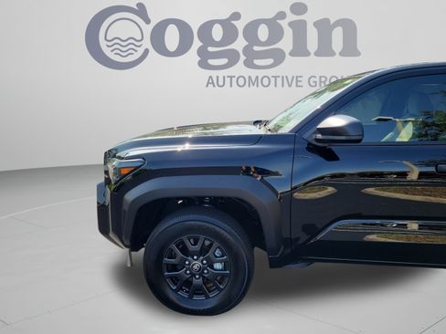 Certified 2025 Toyota 4Runner SR5 AWD/4WD image 31
