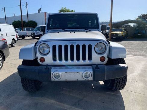 Used 2012 Jeep Wrangler Unlimited Sahara w/ Connectivity Group AWD/4WD image 2