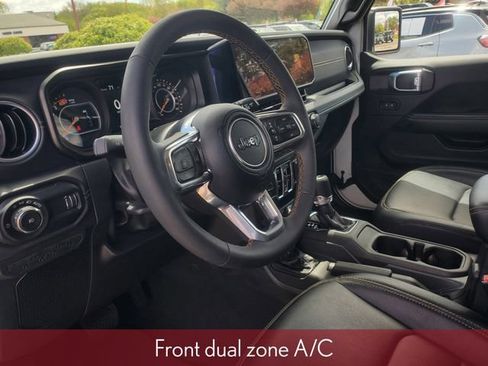 Used 2025 Jeep Wrangler Unlimited Sahara w/ Technology Group AWD/4WD image 17