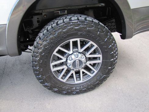 Used 2019 Ford F250 Lariat w/ Lariat Value Package image 33