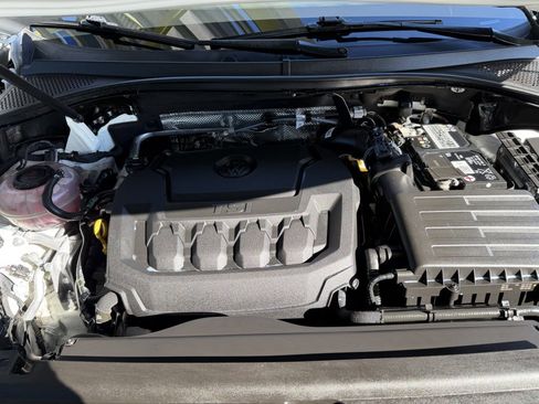 Used 2022 Volkswagen Tiguan SEL R-Line image 42