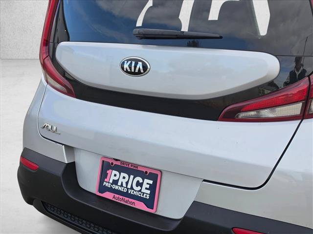 Used 2020 Kia Soul LX FWD image 14