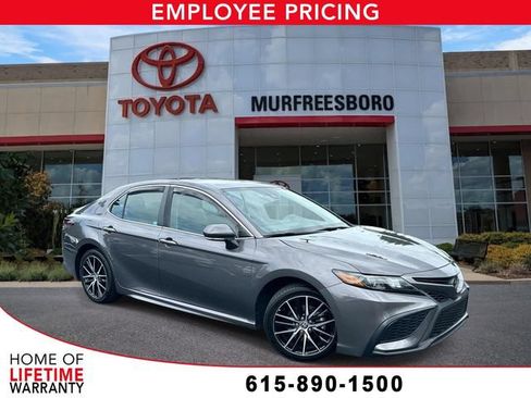 Used 2023 Toyota Camry SE FWD image 1