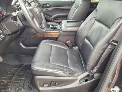 Used 2017 Chevrolet Suburban LT image 17