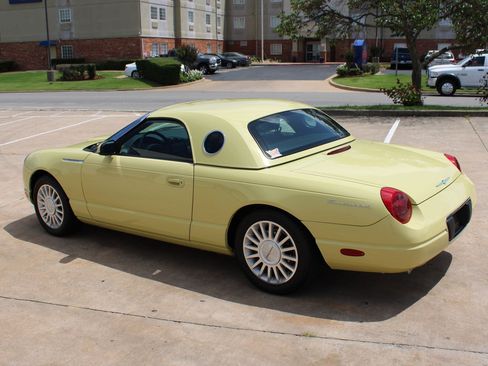 Used 2005 Ford Thunderbird RWD image 35