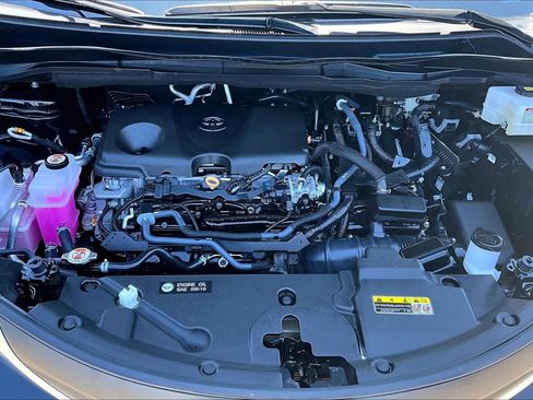 Certified 2025 Toyota Sienna LE FWD image 31