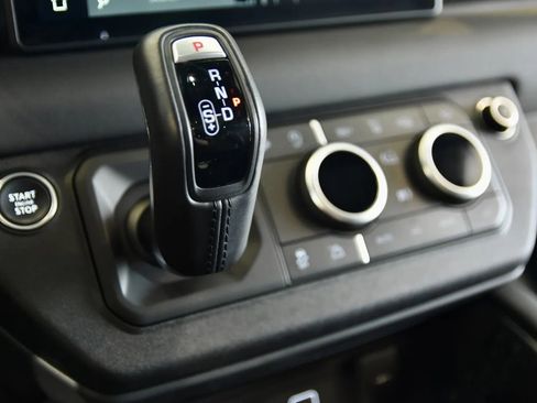 Used 2024 Land Rover Defender 110 X-Dynamic SE AWD/4WD image 18