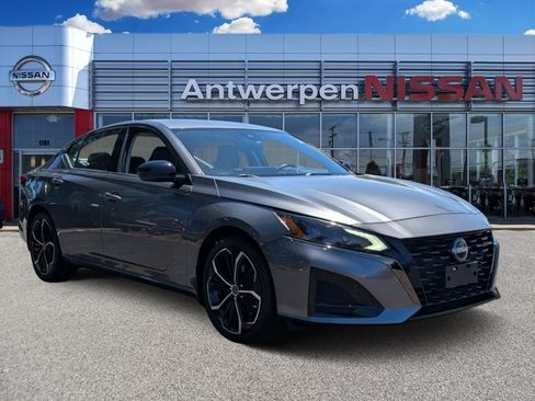 Certified 2023 Nissan Altima 2.5 SR w/ SR Premium Package FWD image 1