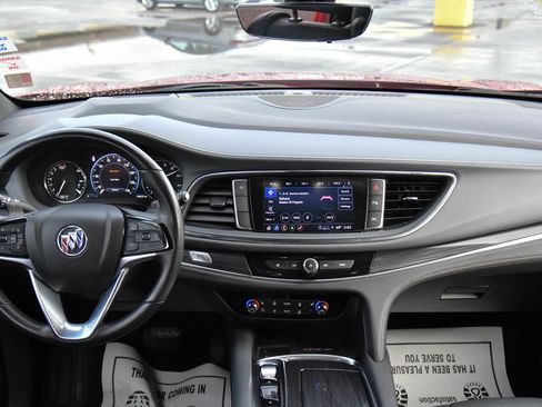 Used 2024 Buick Enclave Premium image 41