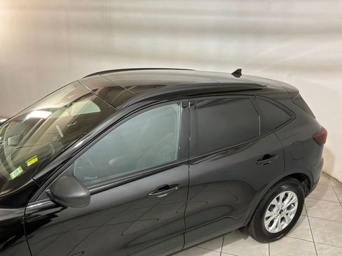 Used 2025 Ford Escape Active w/ Active Premium Tech Pack AWD/4WD image 18