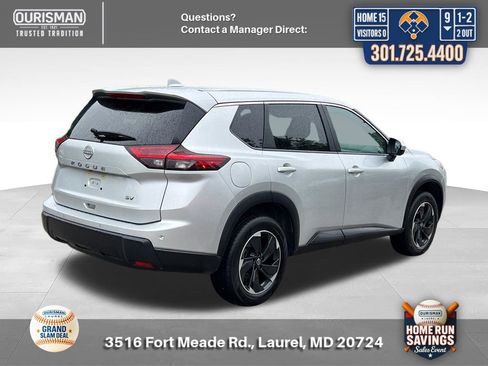 Used 2024 Nissan Rogue SV FWD image 3